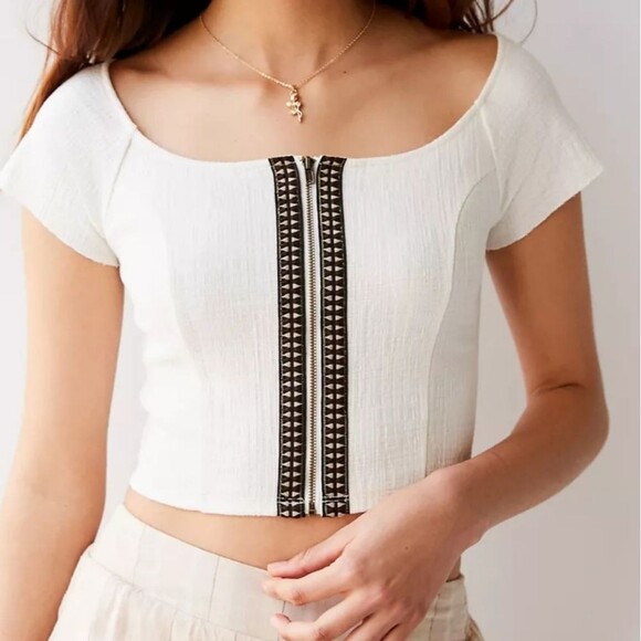 Urban Outfitters Hashtag Zip Cropped Top in Cream / ivory - Picture 1 of 8